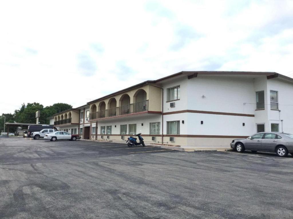 America'S Best Inn Urbana Champaign Exterior photo